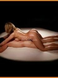 Sinnliche Ganzkörper Massage / warmes Öl | SexABC.ch