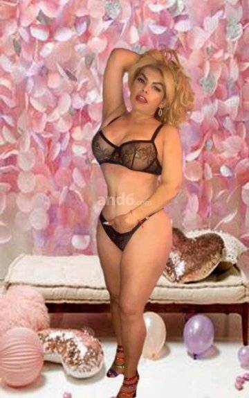 WOHLGEFORMT MIT SCHÖNEN BRÜSTEN | SexABC.ch