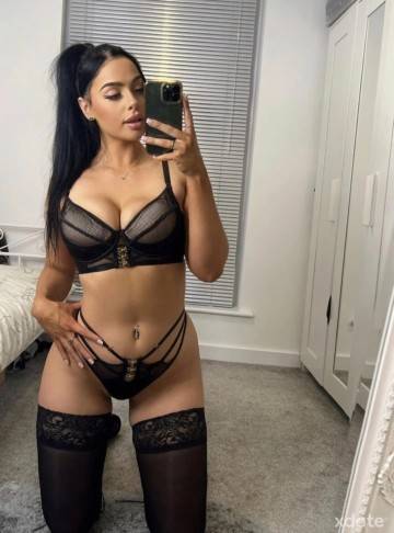 ICH WEISS, WAS ICH WILL UND BIN EINE KLEINE SCHLAMPE IM BETT | SexABC.ch