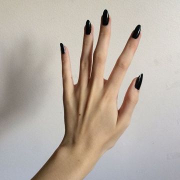 such eine ausdauernde kräftige schöne Frauenhand wie  auf dem Foto | SexABC.ch