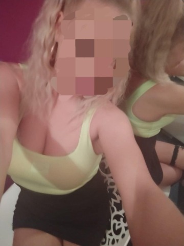 Hallo ich bin die junge blonde Anita mit einer tollen Figur | SexABC.ch