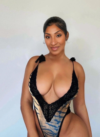 Hallo Solothurn:  Charmante elegante Dame, mit weiblichen sexy Kurven. | SexABC.ch