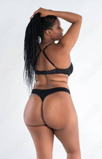 Junge curvy Black Beauty, grenzenlose Lust und Traummassagen | SexABC.ch