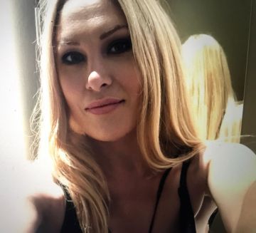 Schlanke MILF mit enger Pussy! | SexABC.ch