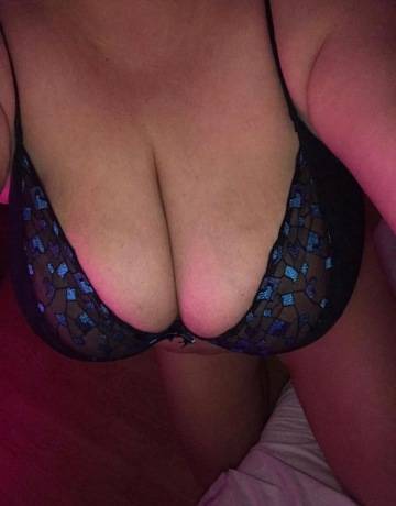 ***ESCORT*** MEGA GROOOOOSE NATUR BUSEN!!!!!!!  | SexABC.ch