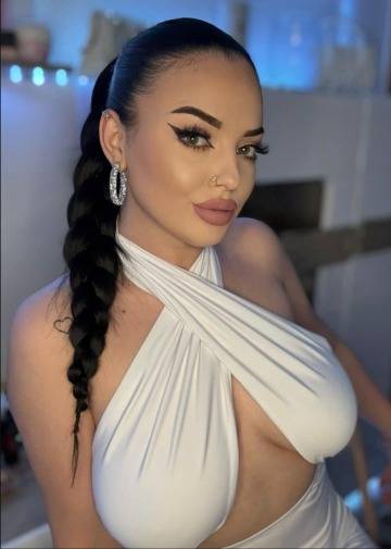 Hallo ich bin LARA mit dunklen Haaren | SexABC.ch