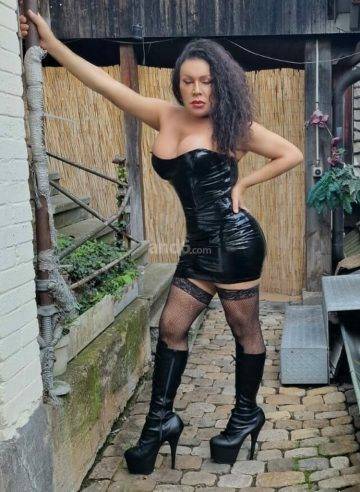 GIERIGE TRANS LADY  von Natur aus extrem spitz  | SexABC.ch