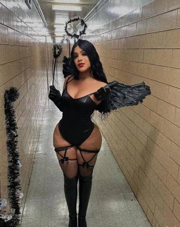 MASSAGEFEE oder FRANZÖSISCH GÖTTIN | SexABC.ch