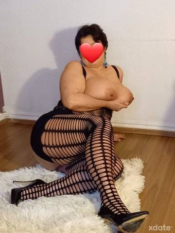 Ich werde deinen Schwanz in meinen Mund nehmen und ganz tief lutschen | SexABC.ch