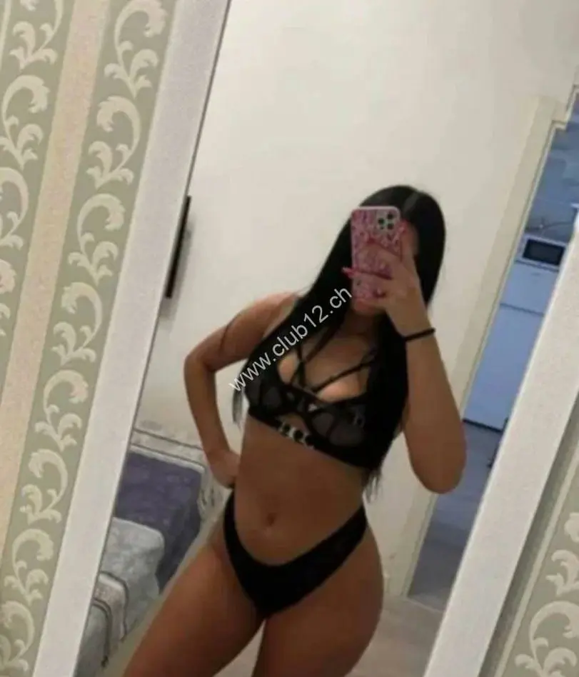 Andrea 33 Jahre aus Rumänien – NEU im Club 12 Zürich-Oerlikon | SexABC.ch