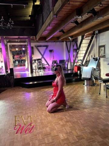 Junge blonde Sklavin sucht Herrn   | SexABC.ch