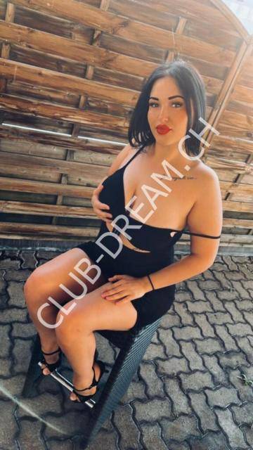 Jung, einfühlsam und heiß – Mona im Club Dream Dübendorf | SexABC.ch