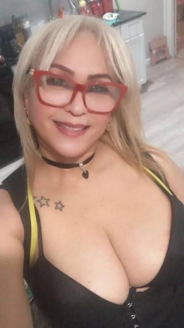 HEISSE GRIECHISCHE LADY mit Niveau aber stilvoll versaut | SexABC.ch