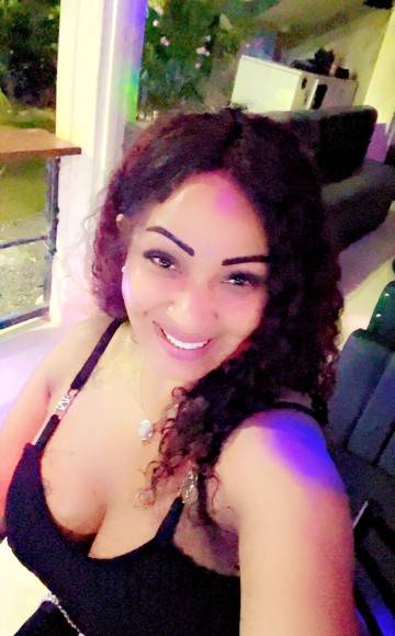 SEXSÜCHTIGE, BLASFREUDIGE LATIN PERLE MIT GROSSEN BRÜSTEN, PARTY LIEBHABERIN | SexABC.ch
